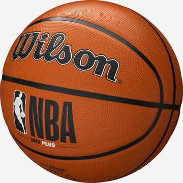 WILSON Ball 'NBA Drv Plus 5' in Braun