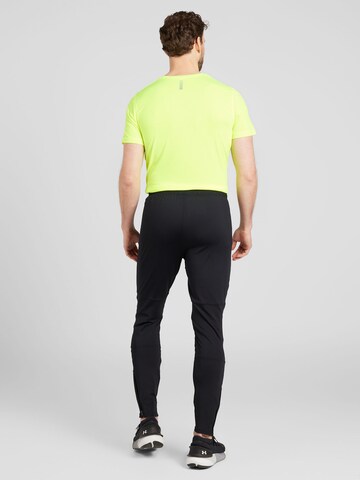 UNDER ARMOUR Slimfit Sporthose 'Challenger' in Schwarz