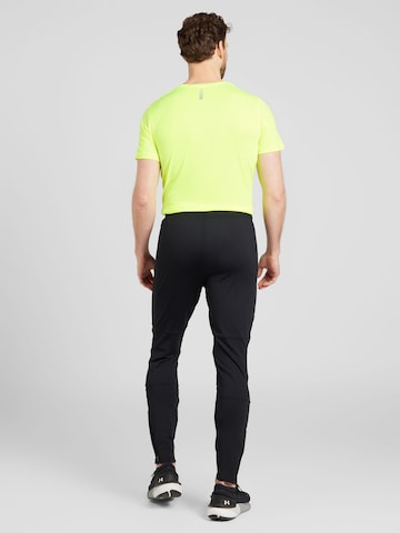 UNDER ARMOUR Slimfit Sportovní kalhoty 'Challenger' – černá