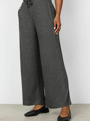 Wide leg Pantaloni 'Biara' di Soyaconcept in grigio: frontale
