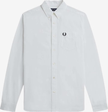 Fred Perry Button Up Shirt in White: front