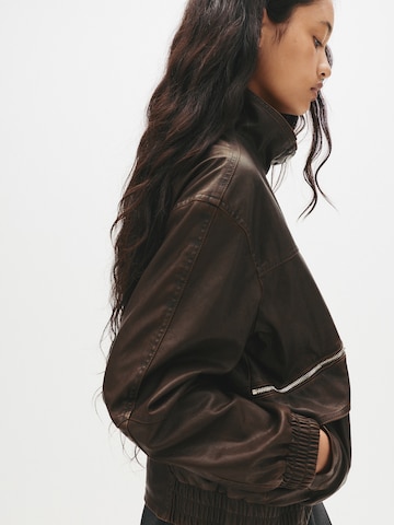 Pull&Bear Overgangsjakke i brun