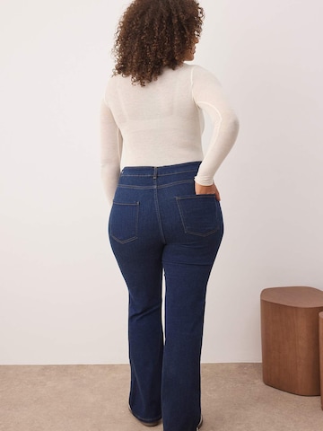 Evazați Jeans de la Trendyol Curve pe albastru
