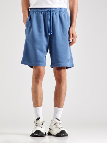 Reebok Loosefit Sportshorts in Blau: Vorderseite
