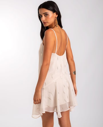 THE-ARE - Vestido en blanco