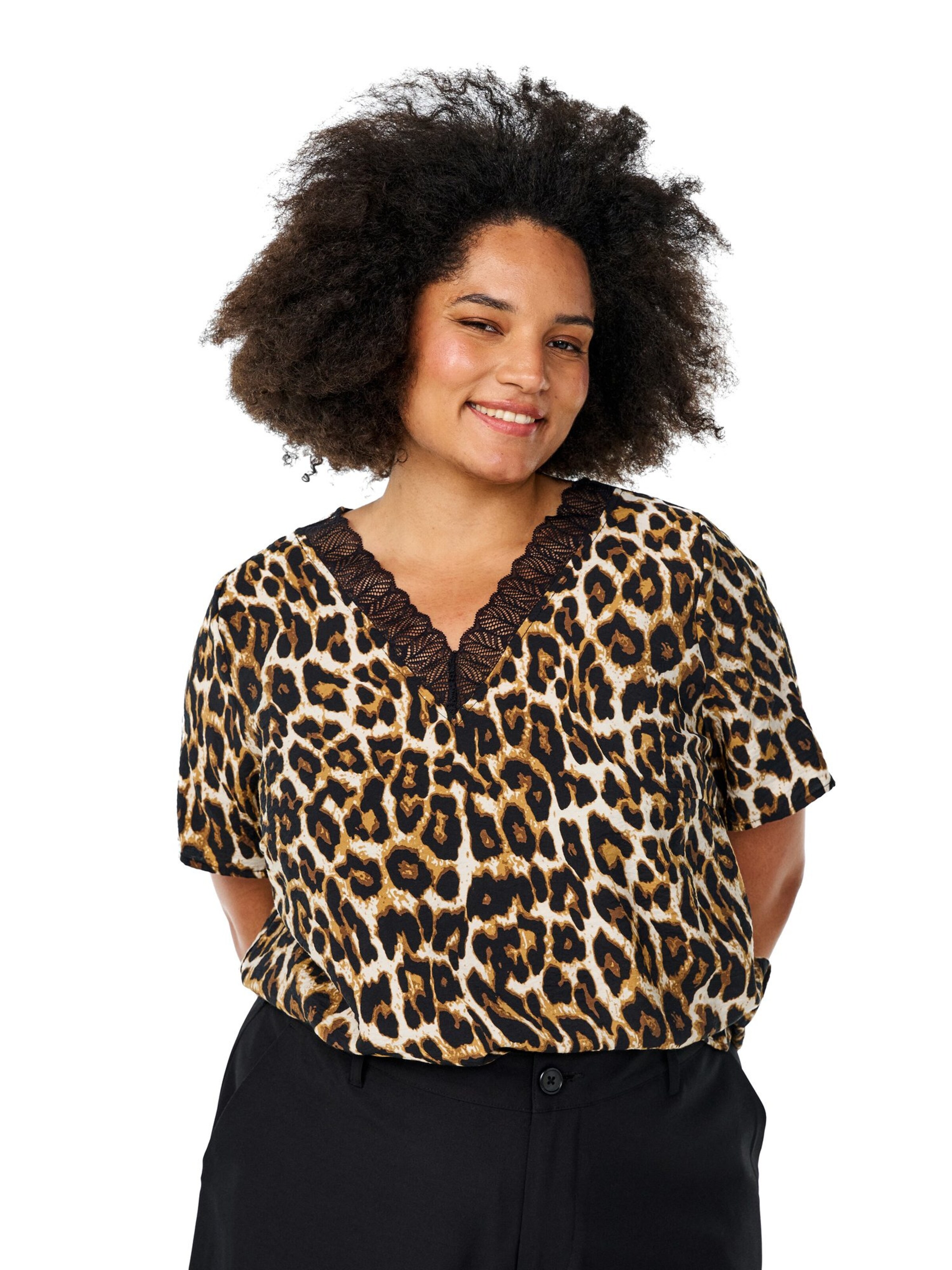 Tricou de la Zizzi pe maro: față