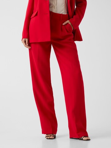 GUESS Regular Pleat-Front Pants in Red: front