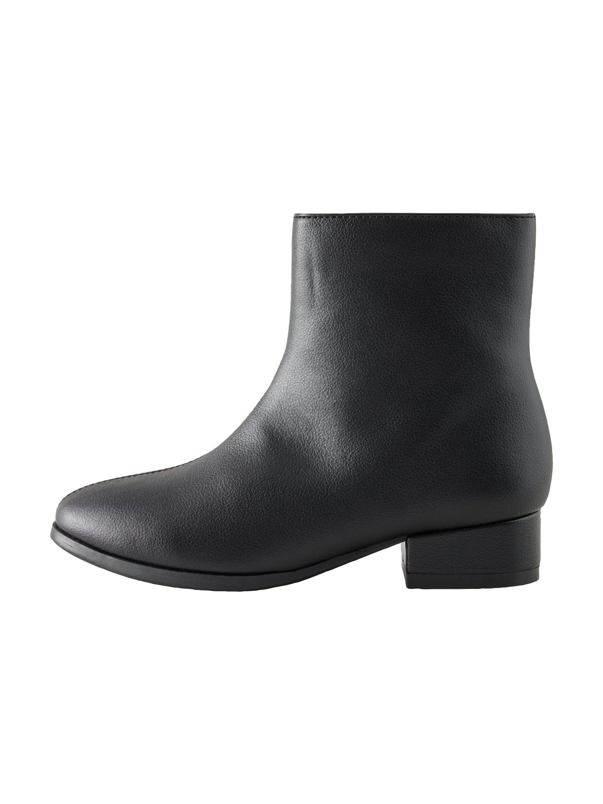 Next Bottes en 26,5 en noir, Vue avec produit