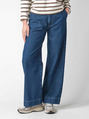 Jean ' Lydia ' Klitmøller en bleu