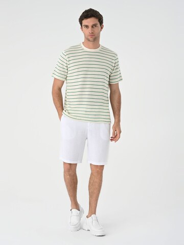 Tricou de la Antioch pe verde