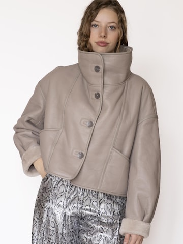 Just things we like - Chaqueta de invierno 'CHO Reversible Shearling Jacket' en beige