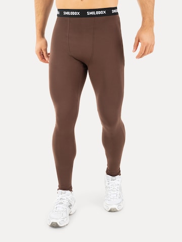Coupe slim Pantalon de sport 'Xion' Smilodox en marron : devant