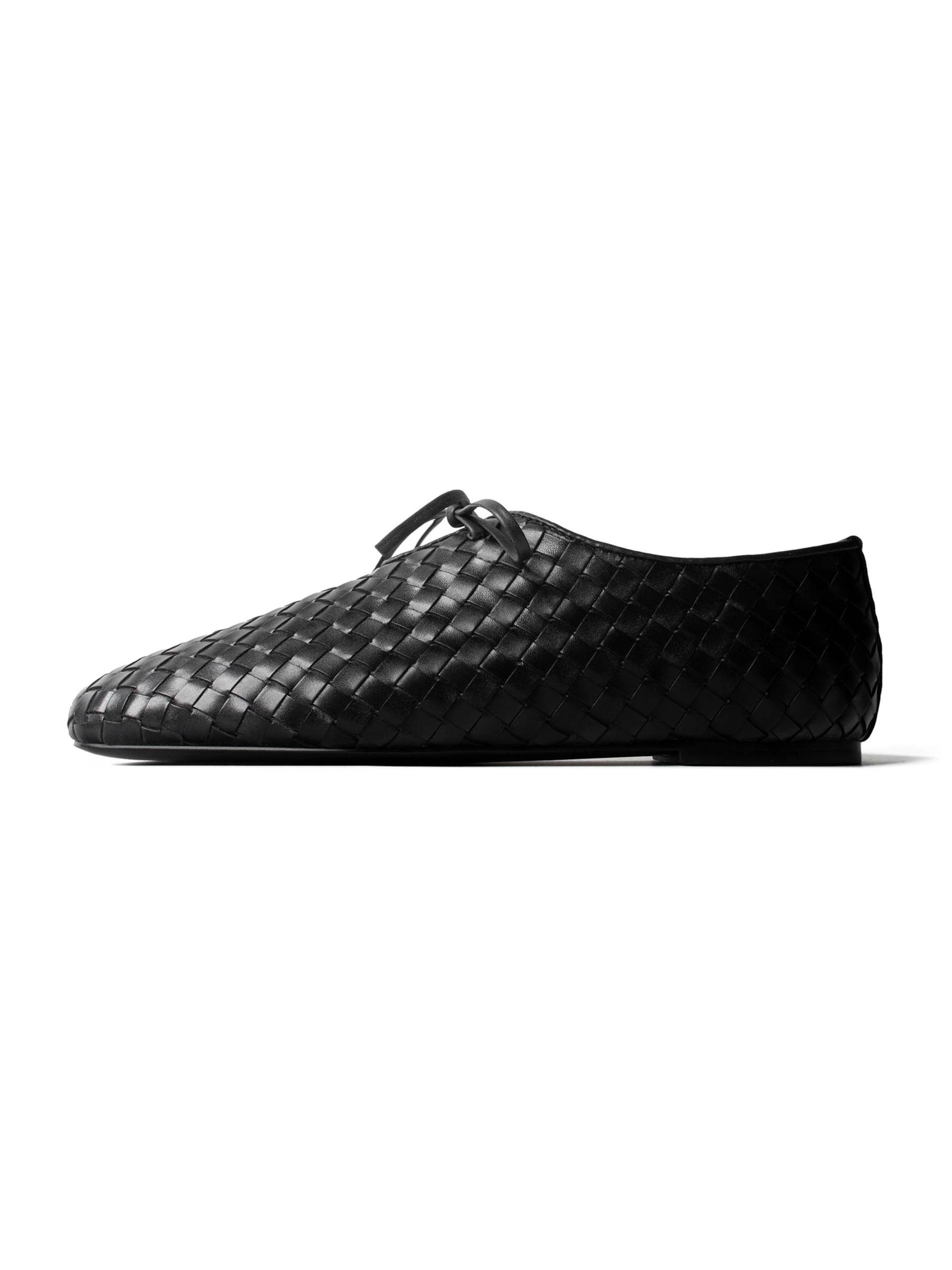 Chaussure à lacets 'SUNLIGHT ON MY SKIN' L37 HANDMADE SHOES en noir : devant