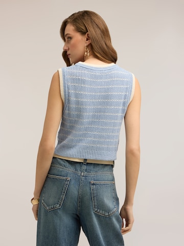 Gilet MOTIVI en bleu