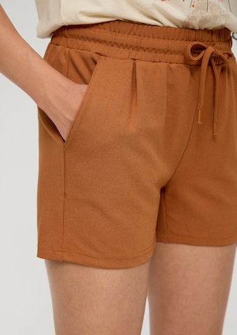 QS Normalny krój Spodnie w kolorze brązowy