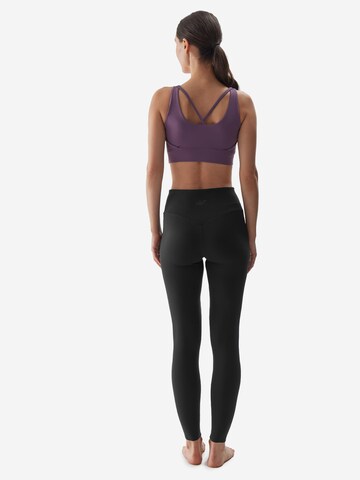 4F Skinny Urheiluhousut värissä musta