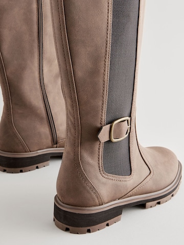 Next Stiefel in Braun