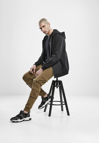 Urban Classics Tapered Cargo Pants in Green