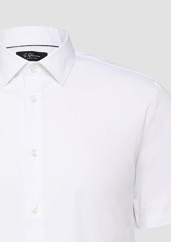 Coupe regular Chemise s.Oliver en blanc