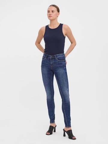 VERO MODA Skinny Jeans 'SEVEN' in Blauw