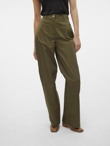Loosefit Pantalon 'VMChris' VERO MODA en vert : devant