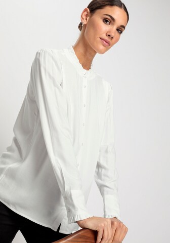 HECHTER PARIS Blouse in White