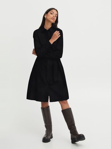 ICHI - Vestidos camiseiros em preto