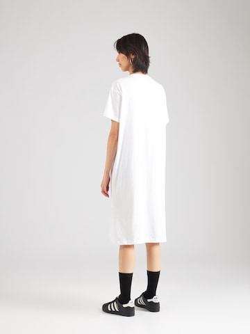 Robe Champion Authentic Athletic Apparel en blanc