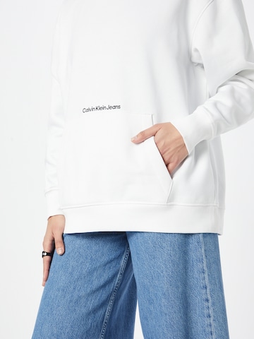 Calvin Klein Jeans - Sudadera 'Institutional' en blanco