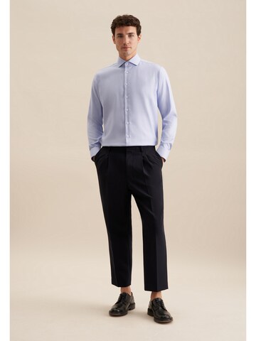 Coupe regular Chemise business 'Schwarze Rose' SEIDENSTICKER en bleu