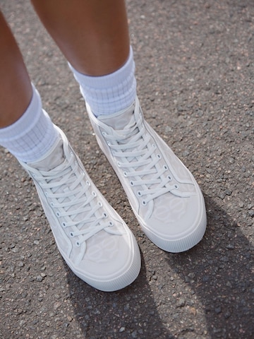 Sneaker alta '009-3' di Estro in beige