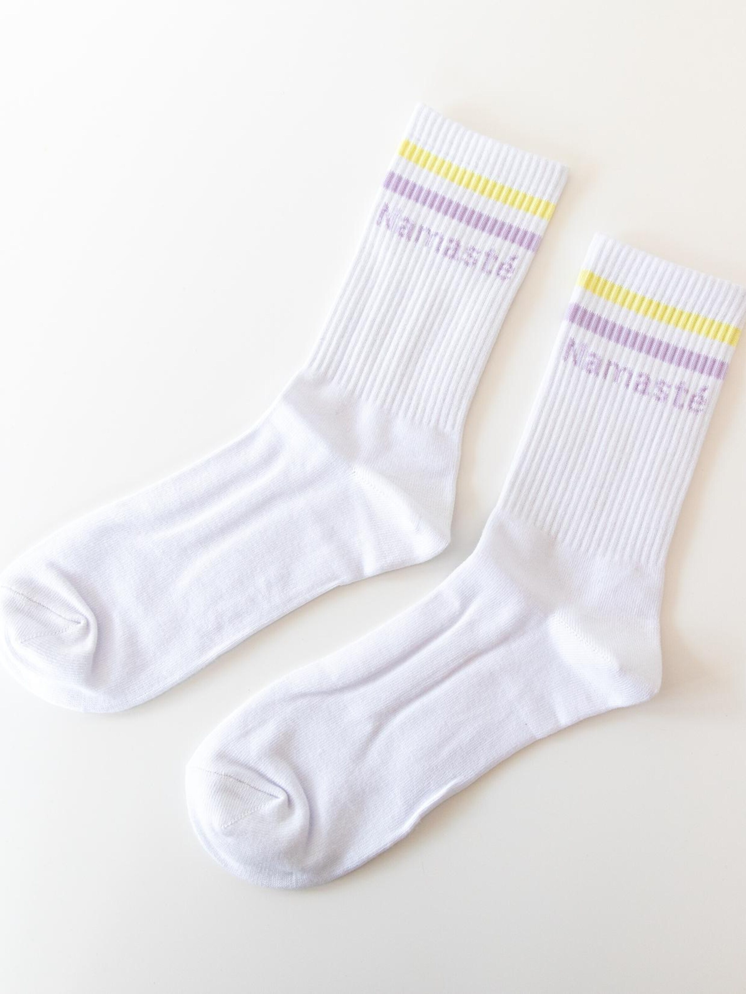 Divasya Socks 'Namasté' in White: front