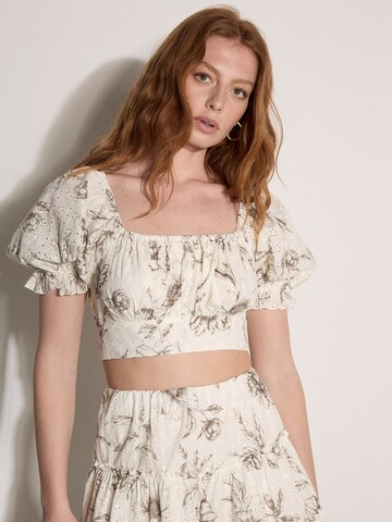 Apricot Top ' ' in Beige: front