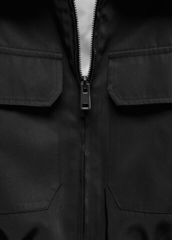 MANGO Prehodna jakna 'Insect' | črna barva