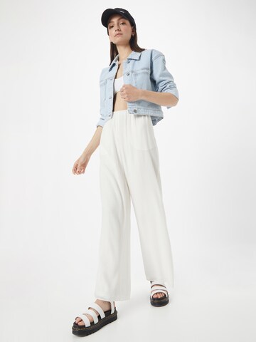 Calvin Klein Jeans Široký strih Nohavice - biela