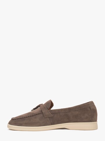 Estro Moccasin '935-2' in Brown