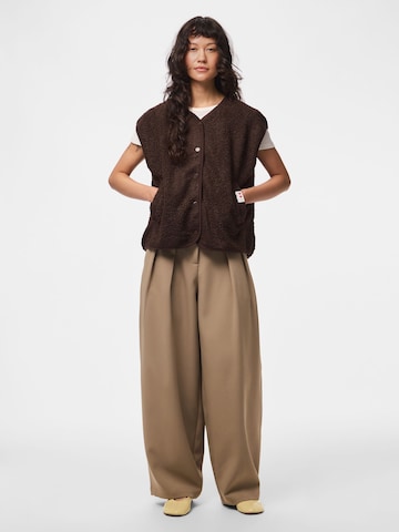 Gilet 'PCKATTY' di PIECES in marrone