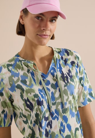 Tricou de la CECIL pe bej