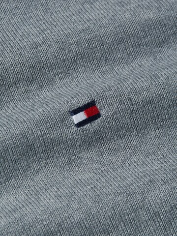 TOMMY HILFIGER Pulóver 'ESSENTIAL' - szürke