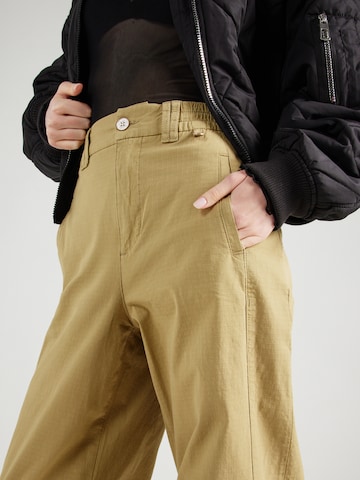 Gang רגל רחבה מכנסי דגמח '94TESSA' בירוק
