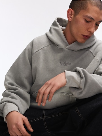 BershkaSweater majica - siva boja