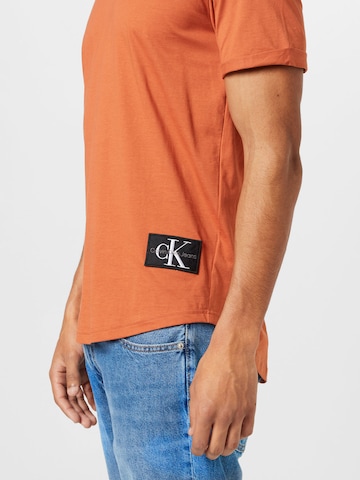 T-Shirt Calvin Klein Jeans en marron