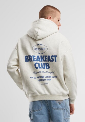 Another Cotton Lab Sweatshirt 'Breakfast Club' in Grau: Vorderseite
