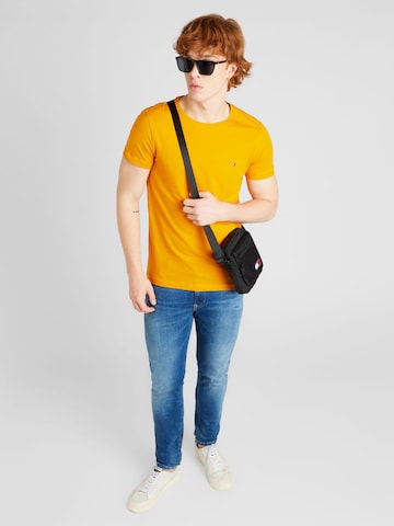 TOMMY HILFIGER Slim Fit T-Shirt in Orange