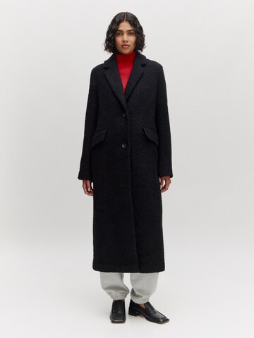 EDITED Between-Seasons Coat 'Ninette' in Black: front