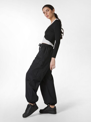 Effilé Pantalon cargo DEHA en noir