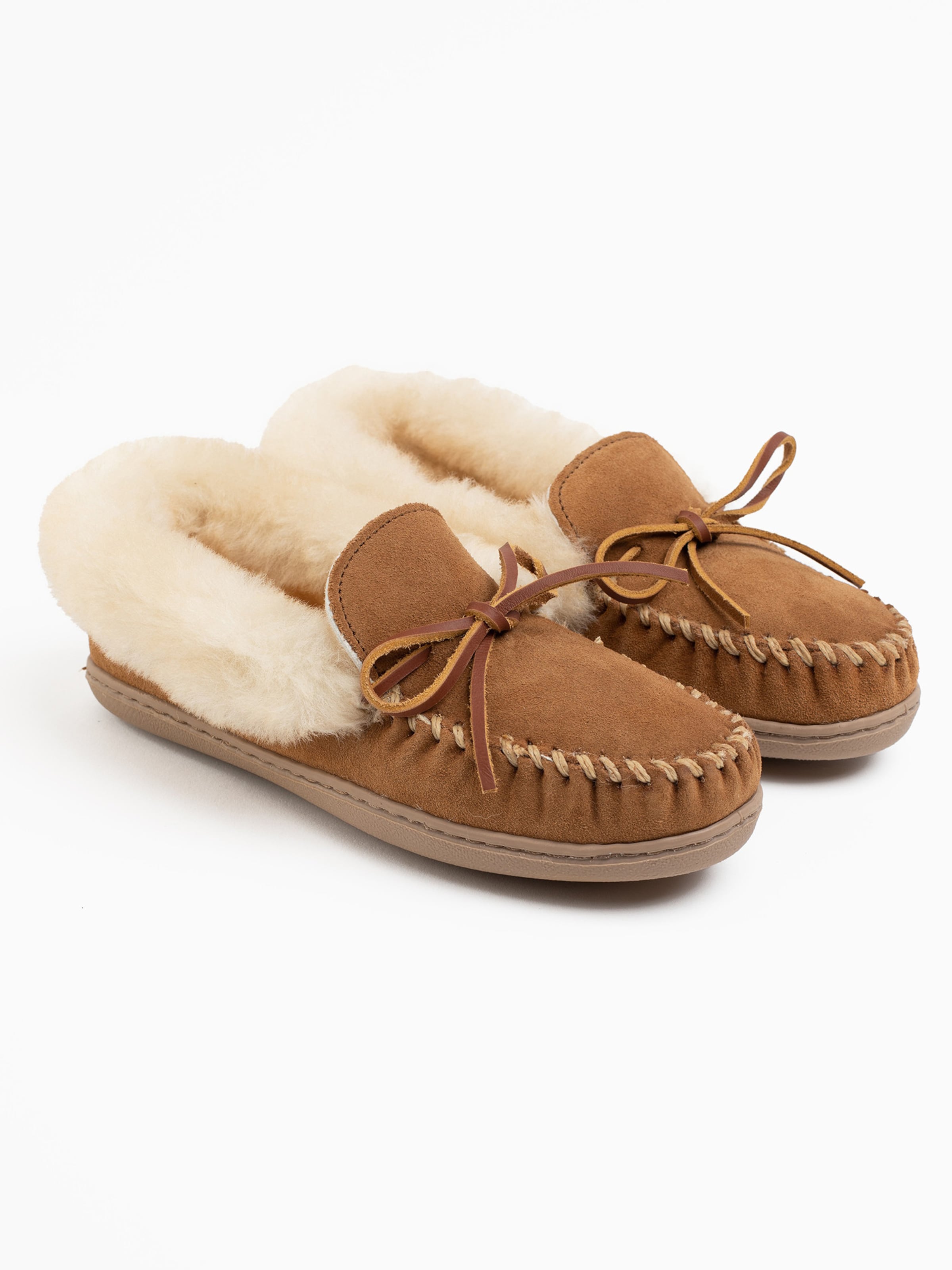 Brown Minnetonka Women's Alpine Sheepskin Moccasin Minnetonka