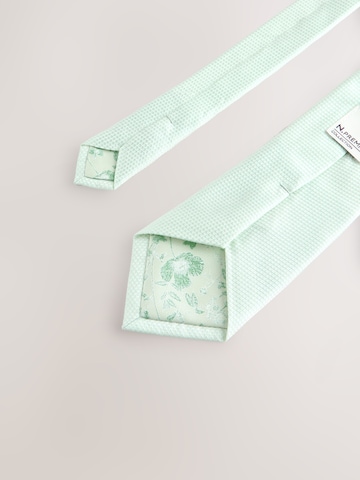 Next Set: Krawatte und Einstecktuch in Grün