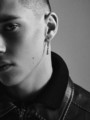 Orecchino 'KNIGHT' di REYTEL in argento