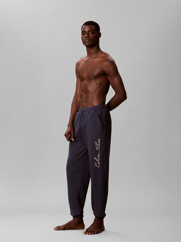 Effilé Pantalon Calvin Klein en bleu